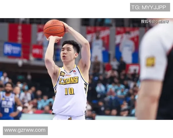 朱俊龙的成长之路与奋斗精神探讨：从青涩少年到职场精英的蜕变历程